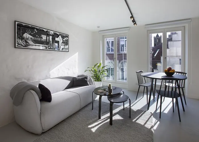 Snooz Ap & Business Flats *